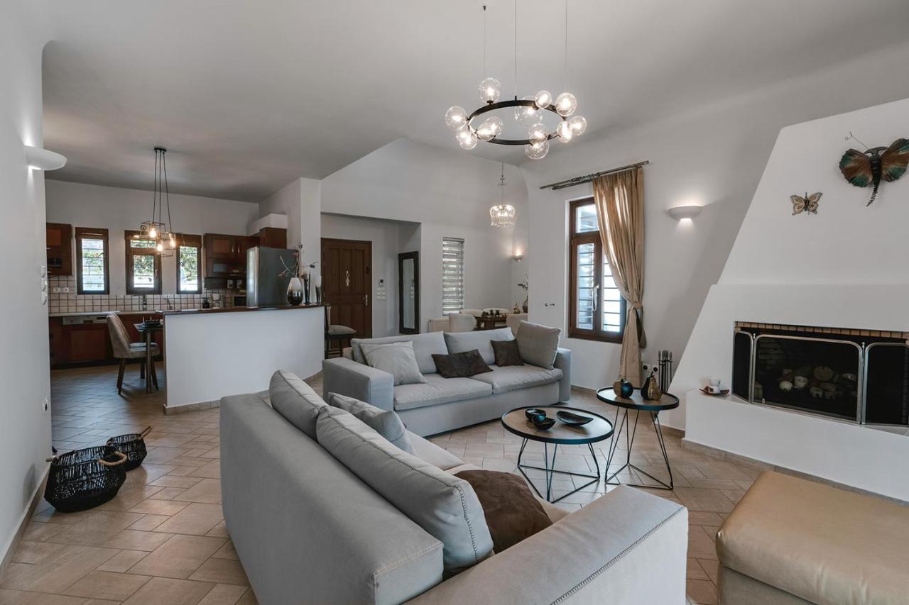 Echo Villa Фира Екстериор снимка